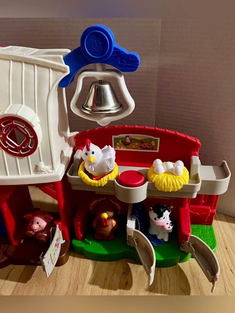 FISHER-PRICE -   LITTLE PEOPLE CARING FOR ANIMALS FARM PLAYSET